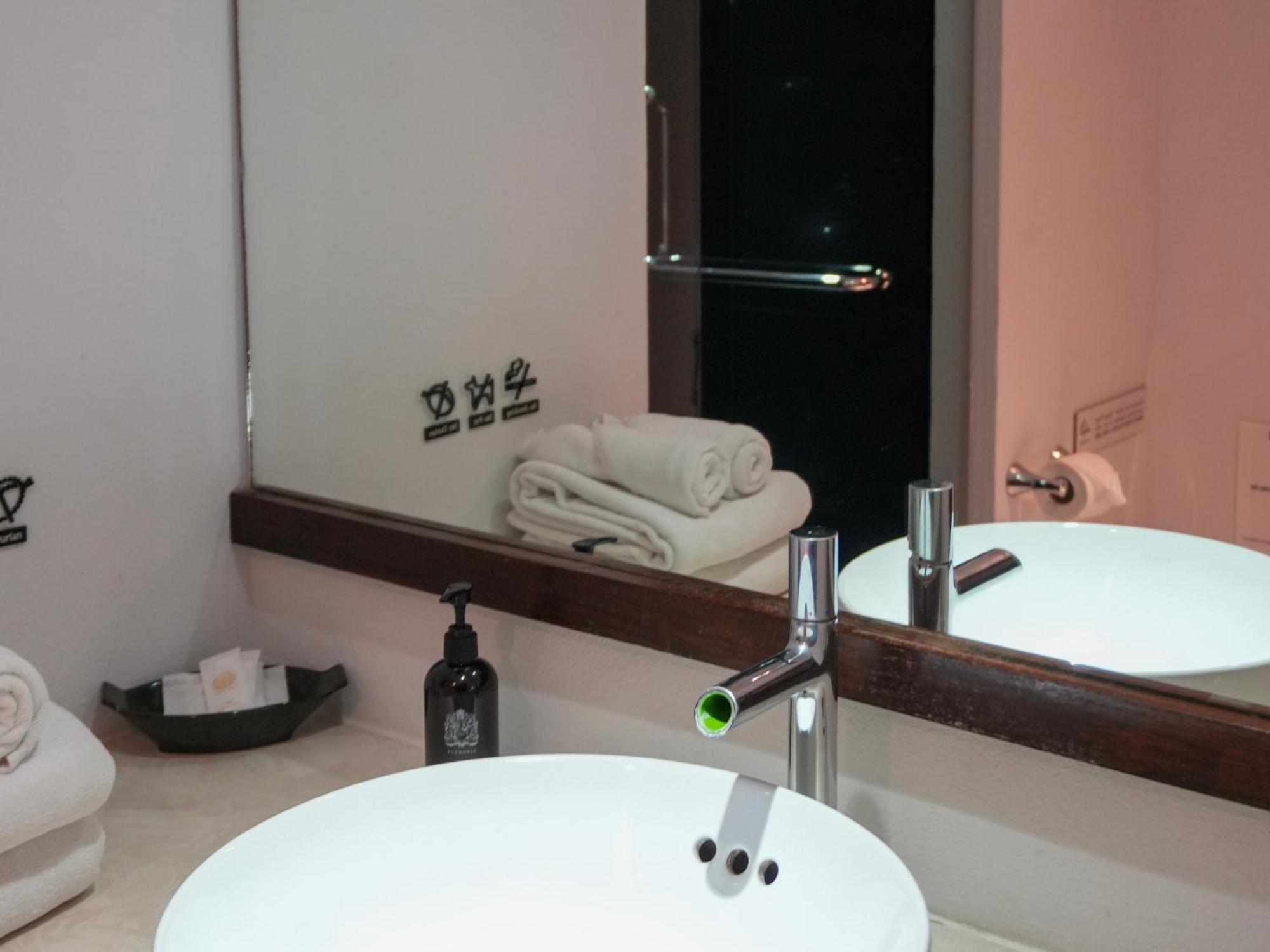 Deluxe Double Room Balcony,1747013987:JPEG